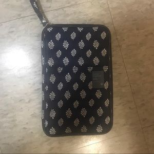 Better Together Daily Wallet